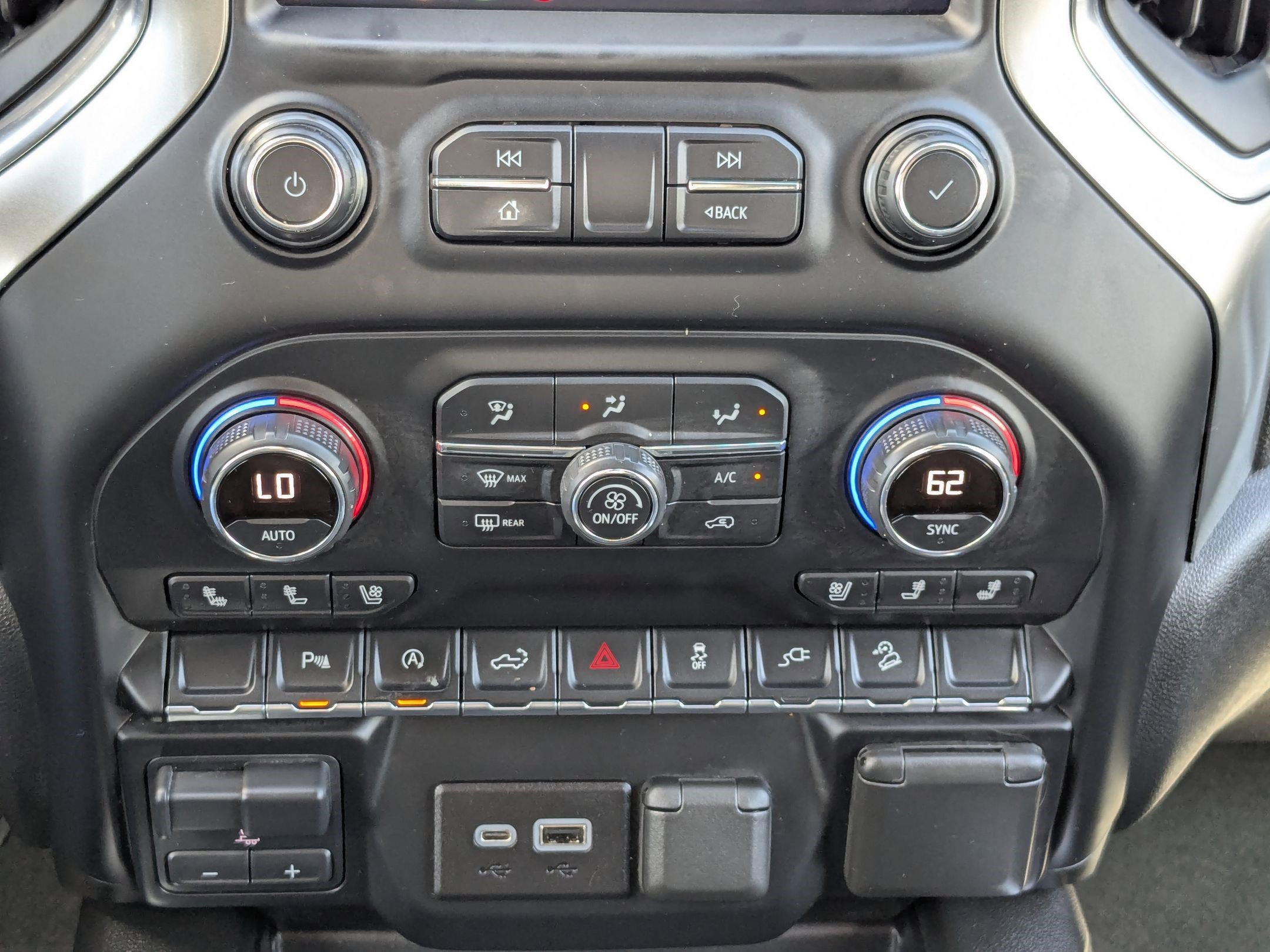 Used 2021 Chevrolet Silverado 1500 LTZ w/ Z71 Off-Road Package AWD/4WD image 26