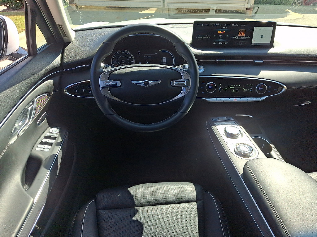 Used 2023 Genesis GV70 2.5T w/ Advanced Package AWD/4WD image 11