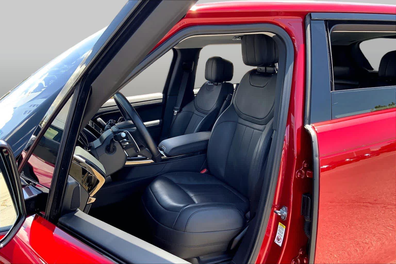 Used 2023 Land Rover Range Rover Sport SE AWD/4WD image 7