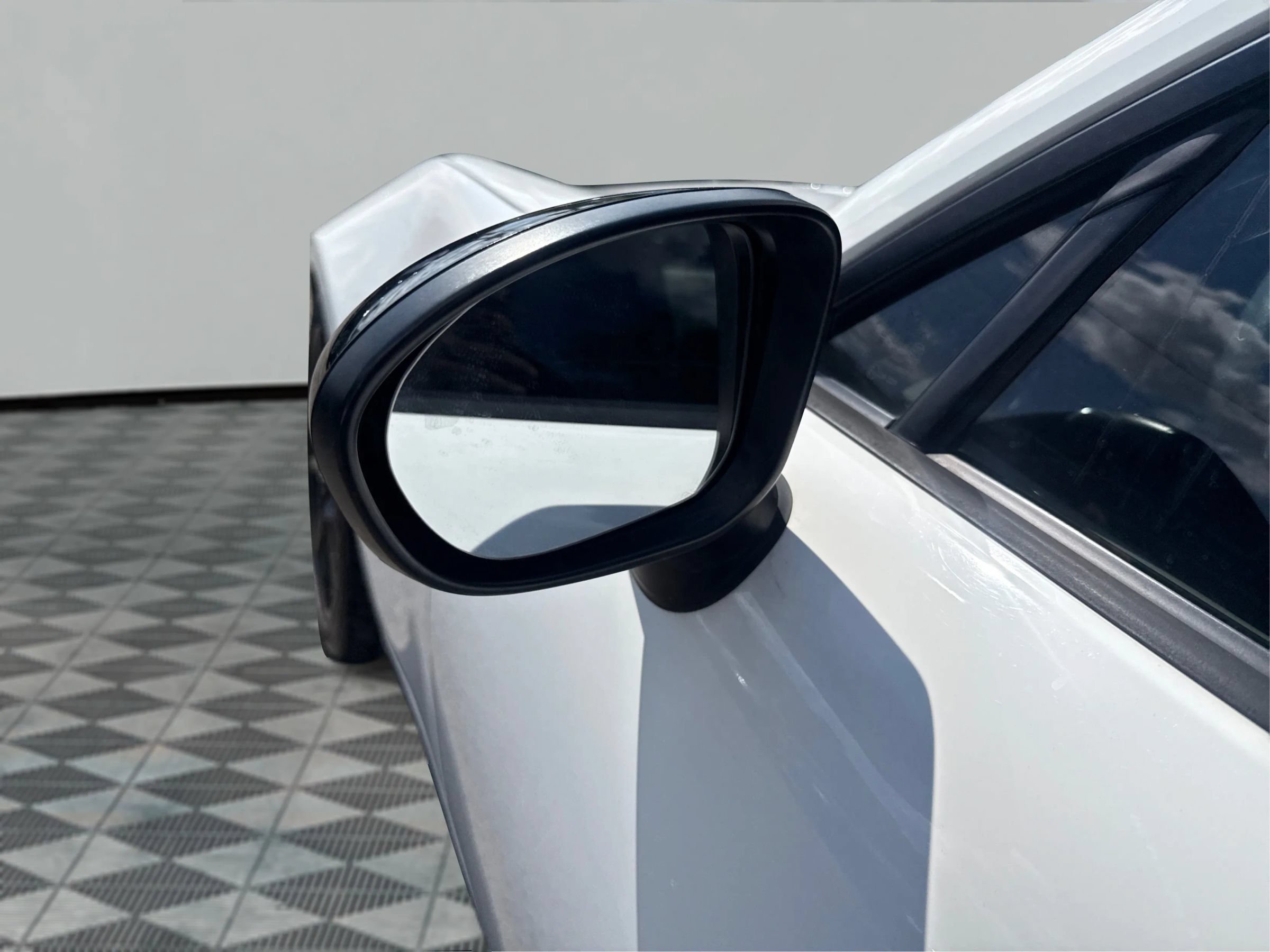 Used 2020 MAZDA MX-5 Miata RF Club RWD image 20