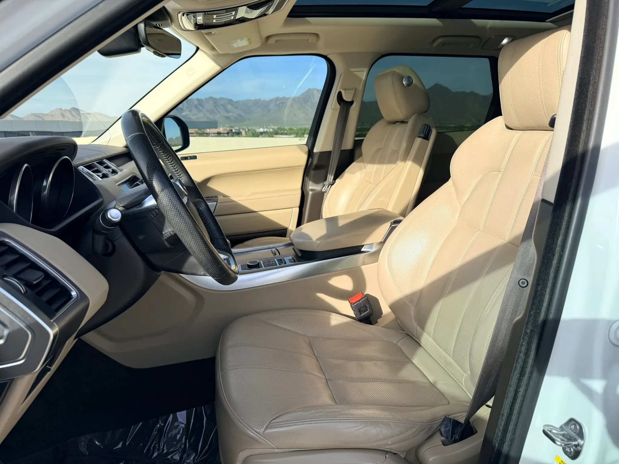 Used 2017 Land Rover Range Rover Sport HSE AWD/4WD image 7