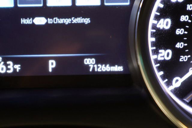 Used 2020 Toyota Camry XLE w/ Navigation Package image 16