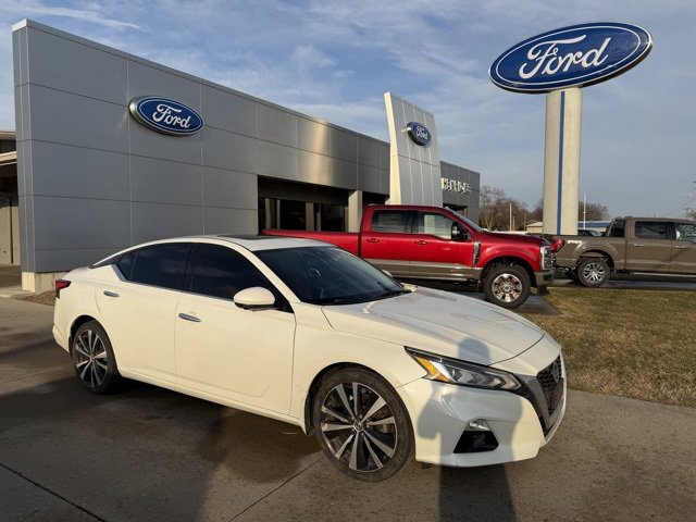Used 2019 Nissan Altima 2.5 Platinum image 1