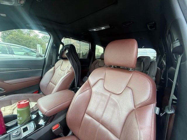 Used 2024 Kia Telluride EX w/ EX Captain's Chair Package FWD image 8