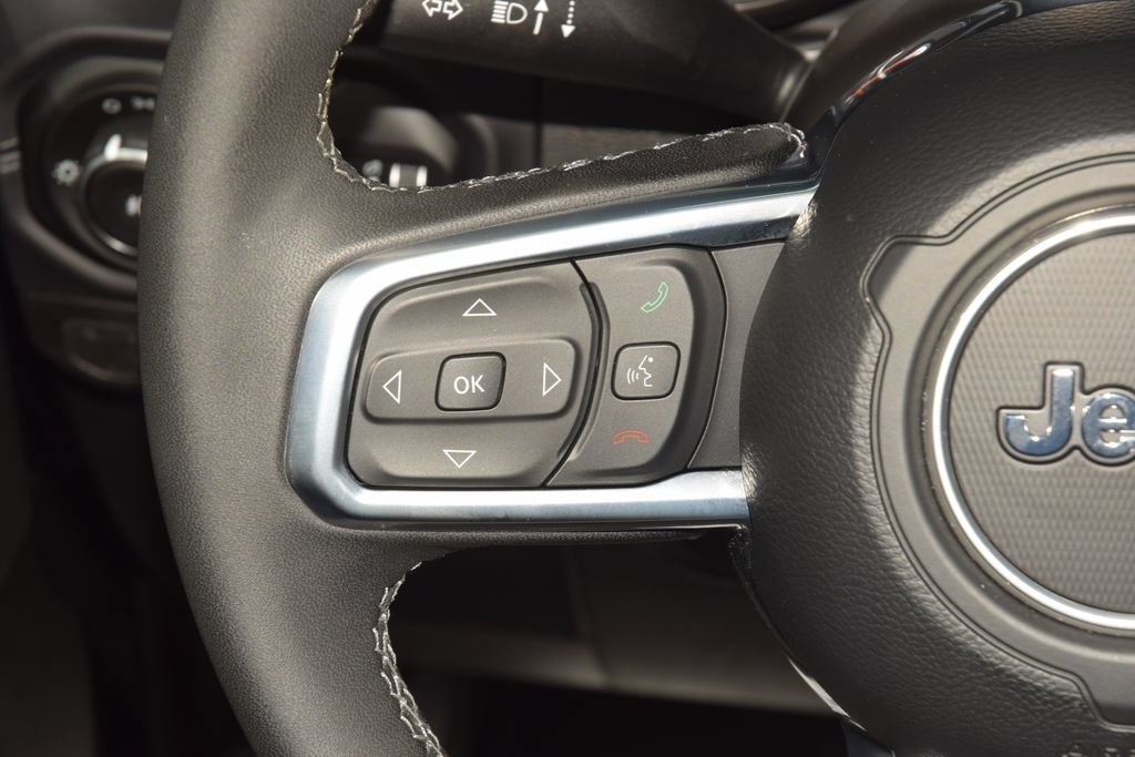 Used 2025 Jeep Wrangler Unlimited Sahara AWD/4WD image 38