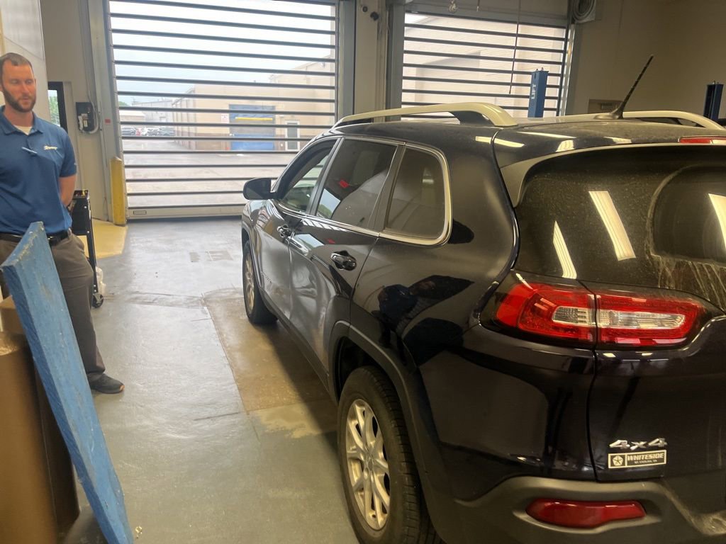 Used 2014 Jeep Cherokee Latitude AWD/4WD image 6