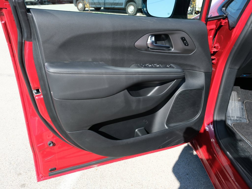 New 2026 Chrysler Pacifica Select image 15