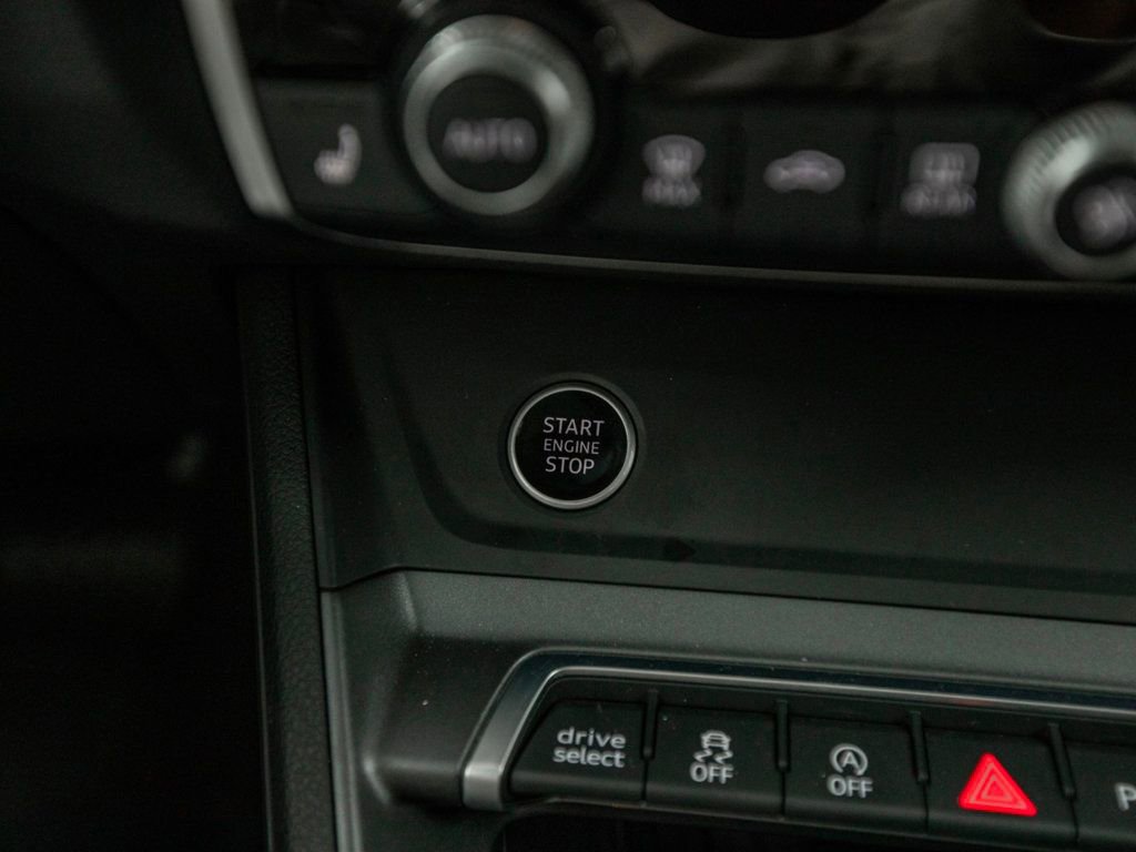 Used 2024 Audi Q3 2.0T Premium w/ Convenience Package image 17