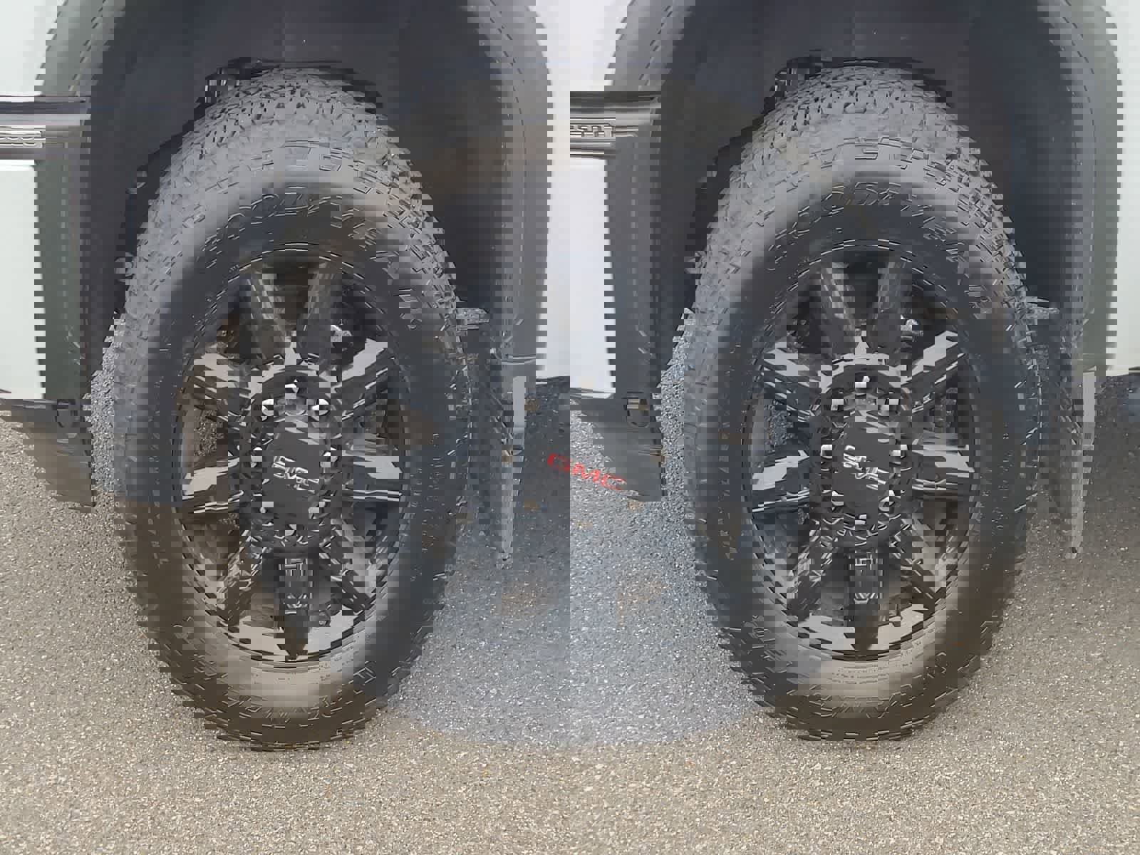 Used 2024 GMC Sierra 2500 AT4 w/ AT4 Preferred Package image 16