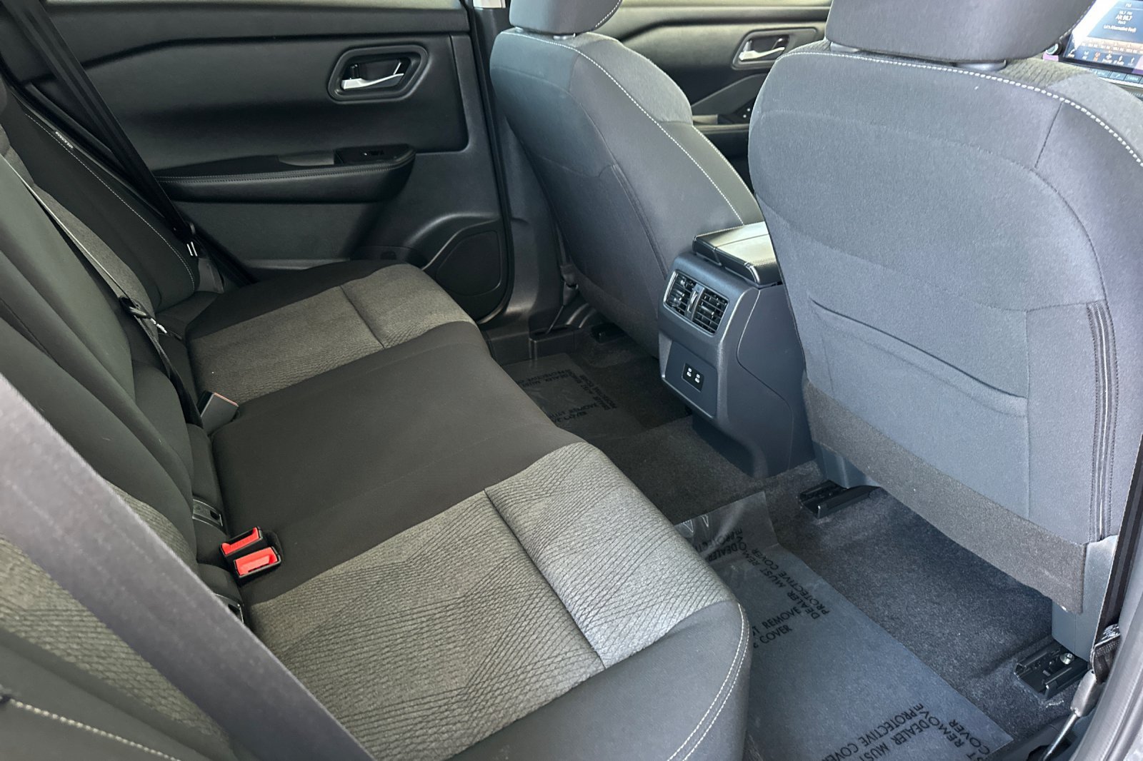 Used 2025 Nissan Rogue SV FWD image 19