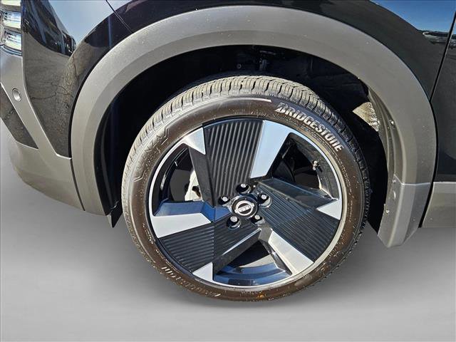 Used 2025 Nissan Kicks SR FWD image 22