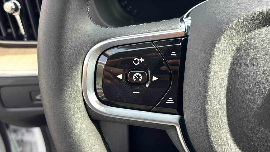 New 2026 Volvo XC60 T8 Ultra w/ Protection Package Premier AWD/4WD image 16