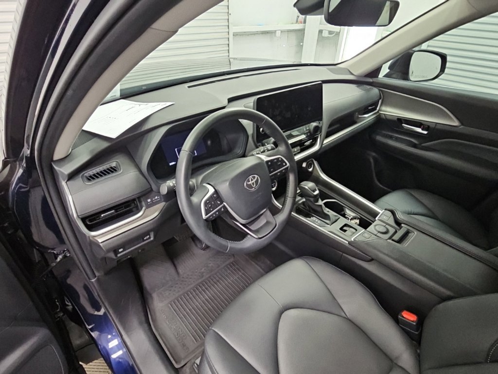 Used 2026 Toyota Grand Highlander XLE FWD image 12