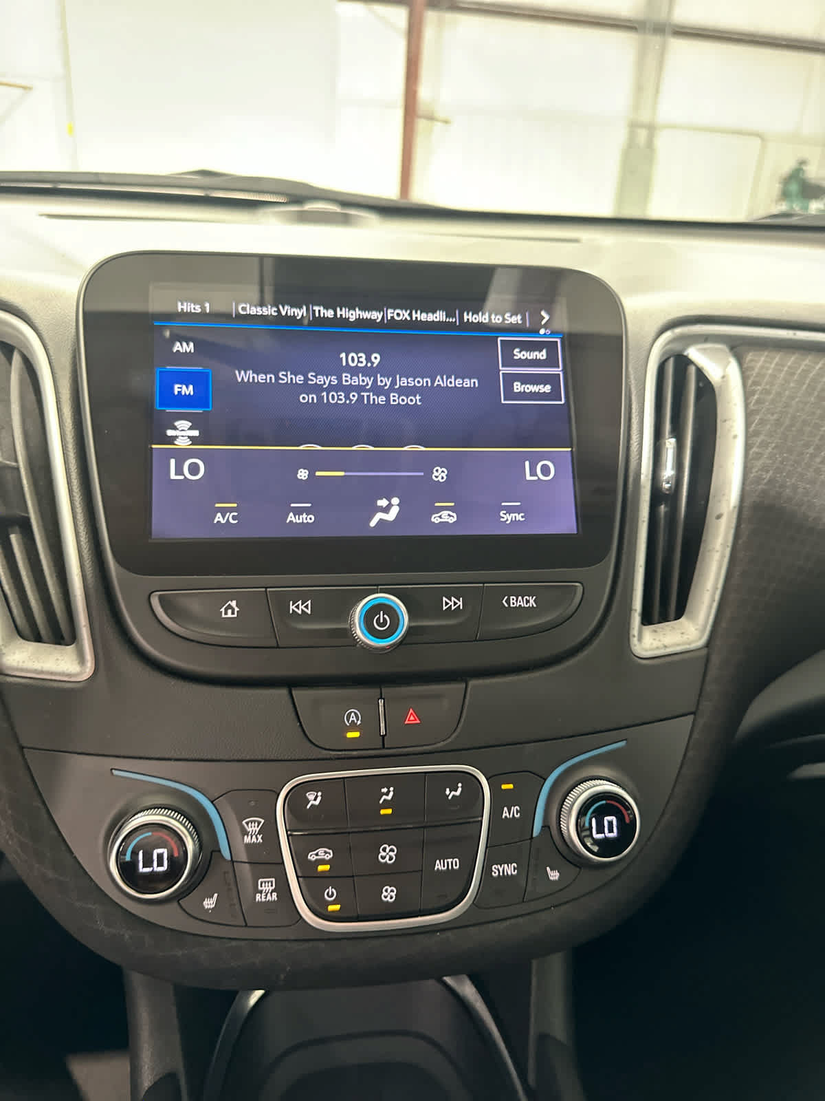 Used 2024 Chevrolet Malibu LT FWD image 17