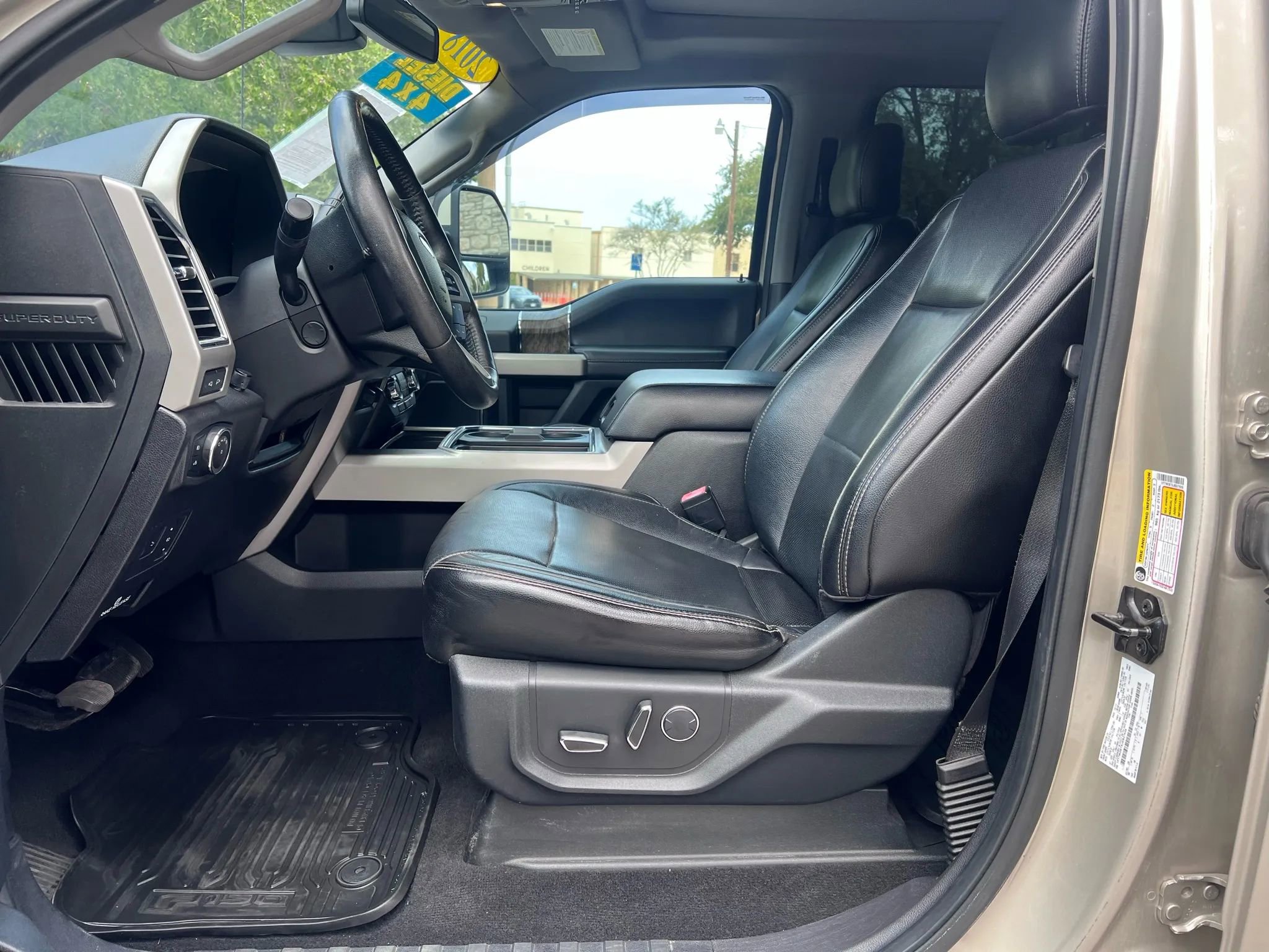 Used 2018 Ford F250 Lariat w/ Lariat Ultimate Package image 9