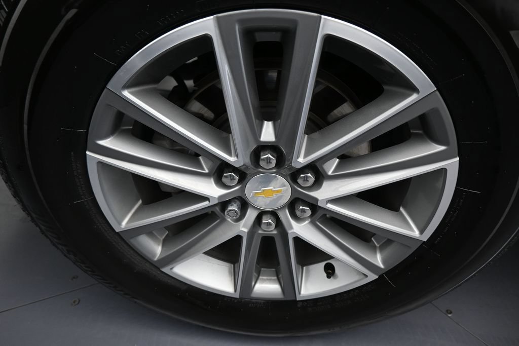 Used 2022 Chevrolet Traverse LT w/ LPO, Floor Liner Package FWD image 46