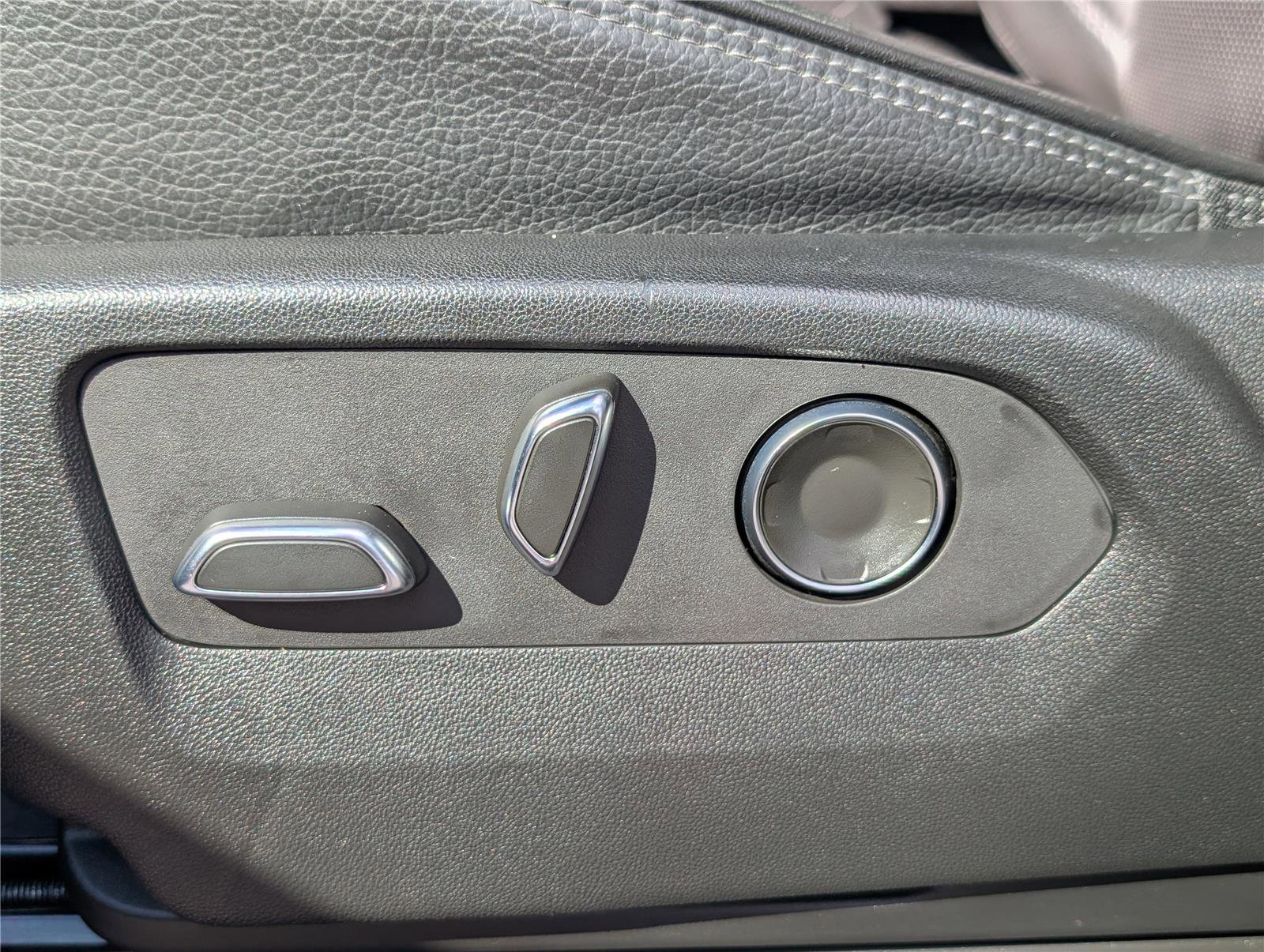 Certified 2023 GMC Yukon Denali image 24