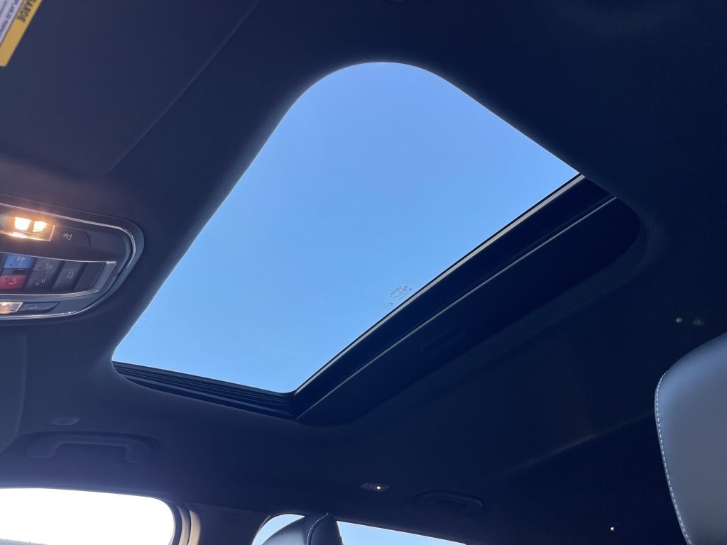 New 2025 Jeep Grand Cherokee L Altitude image 18