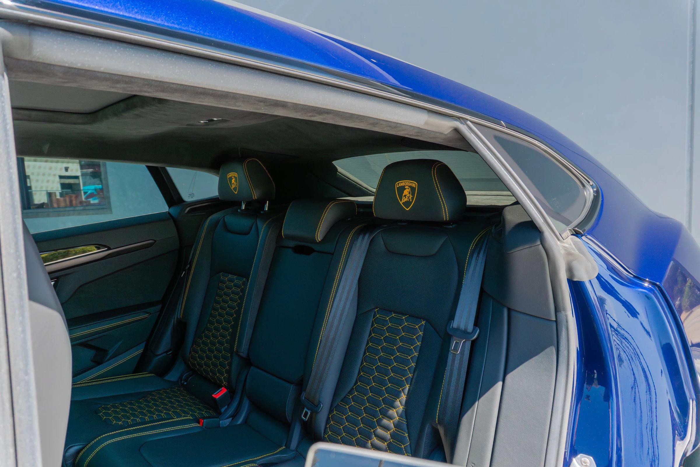 Used 2021 Lamborghini Urus AWD/4WD image 12