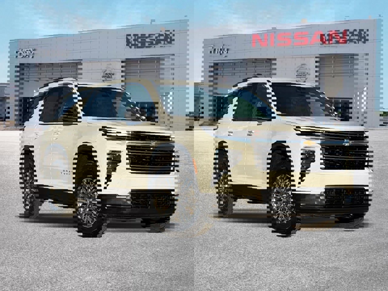 Used 2025 Chevrolet Traverse LT image 1