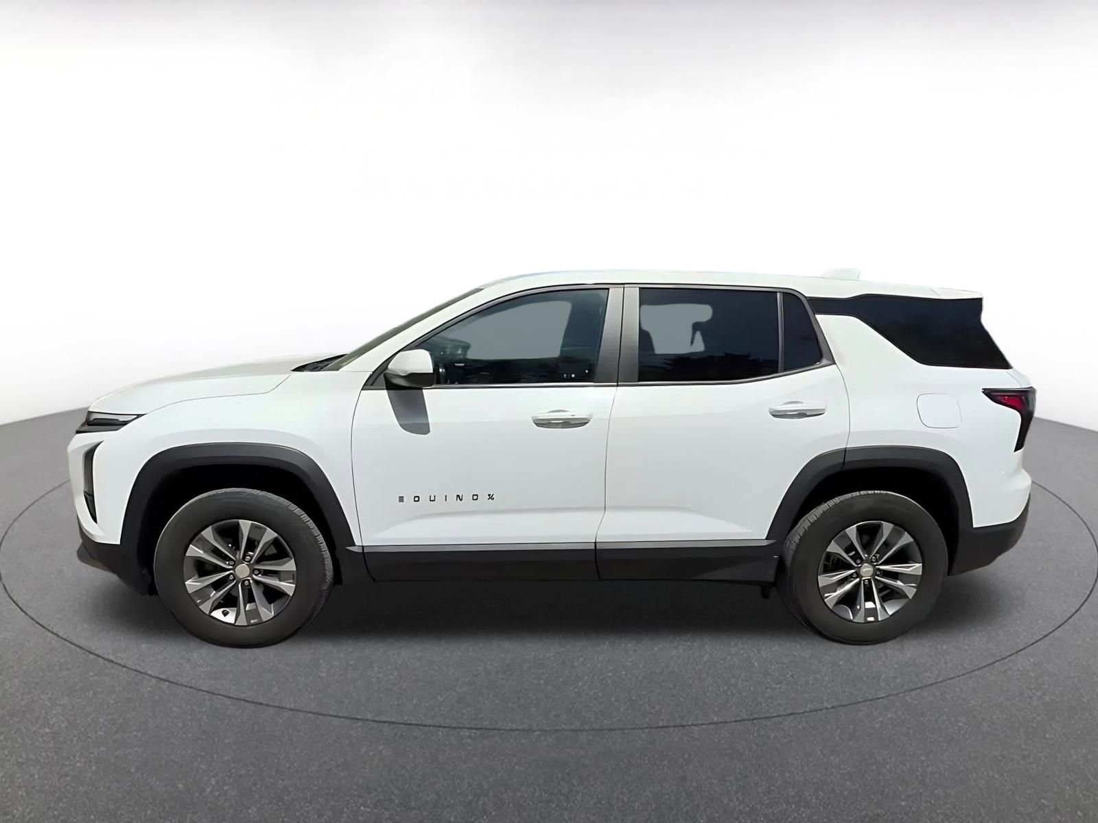 Used 2025 Chevrolet Equinox LT FWD image 9