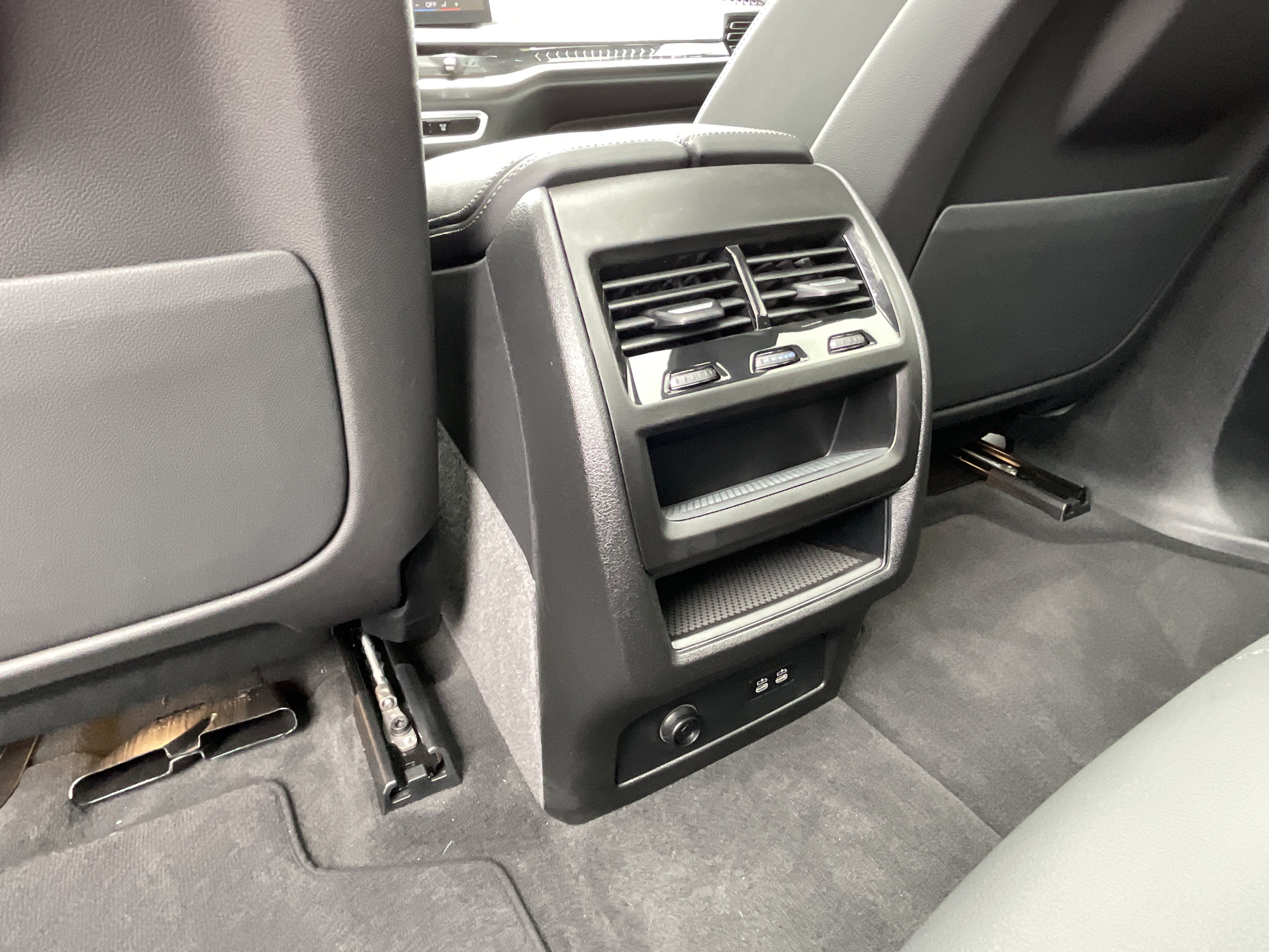 Certified 2024 BMW X5 sDrive40i w/ Premium Package RWD image 25