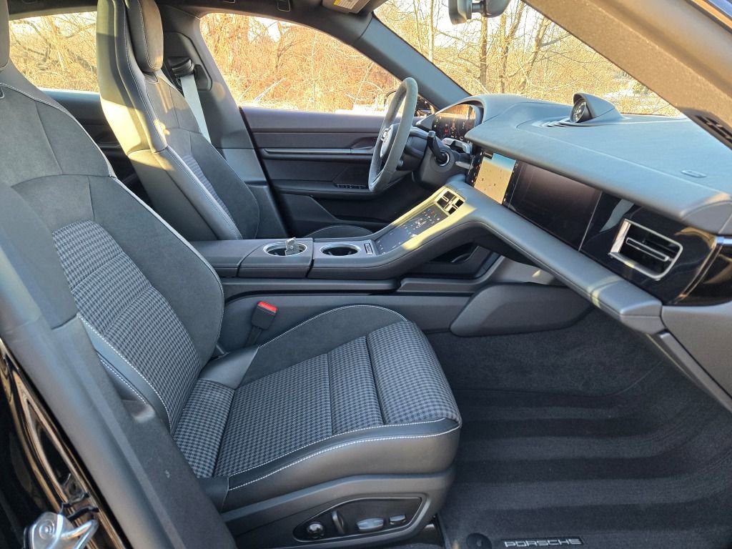 Certified 2025 Porsche Taycan 4S image 34