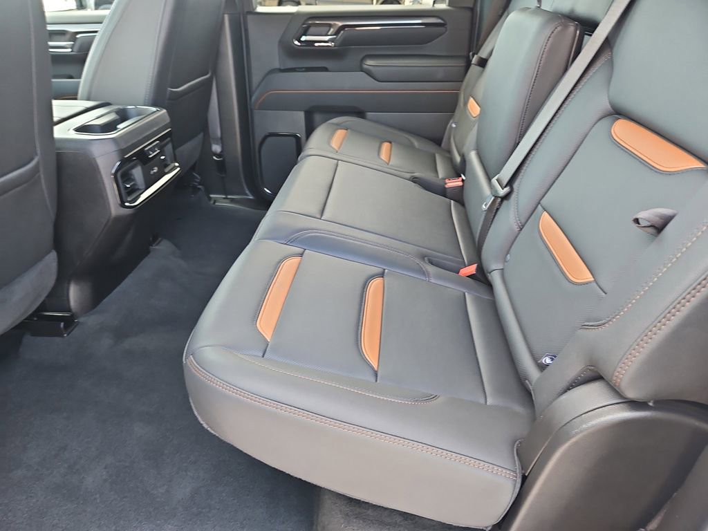 Used 2025 GMC Sierra 2500 AT4 image 18