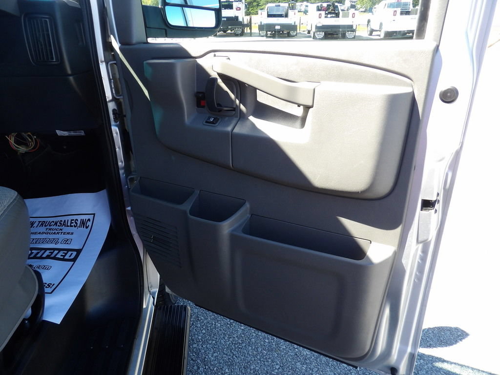 Used 2017 Chevrolet Express 3500 LT w/ LT Preferred Equipment Group RWD image 38