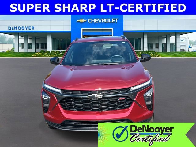 Used 2024 Chevrolet Trax RS w/ Sunroof Package image 2