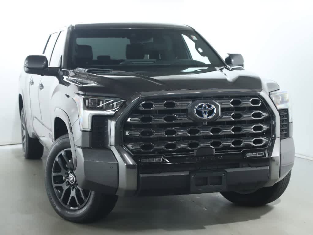 Used 2024 Toyota Tundra Platinum AWD/4WD image 2