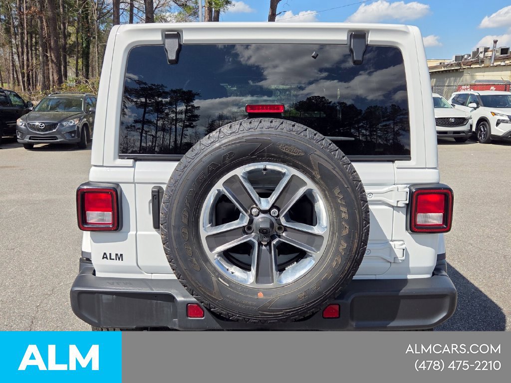Used 2022 Jeep Wrangler Unlimited Sahara w/ Cold Weather Group AWD/4WD image 13