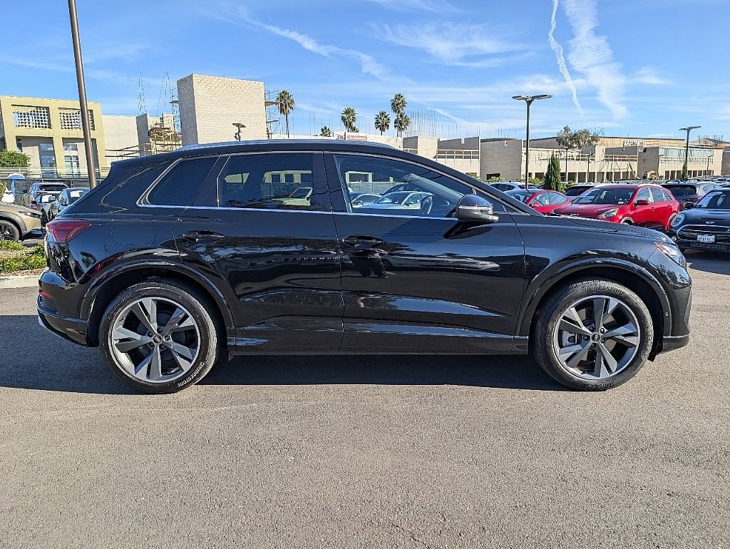 Used 2022 Audi Q4 e-tron Premium Plus image 7