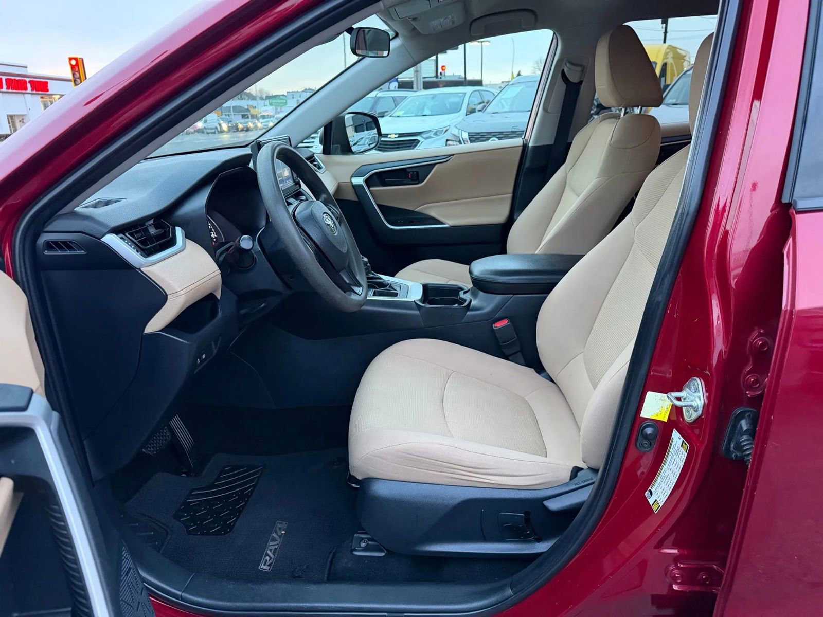 Used 2019 Toyota RAV4 LE image 10