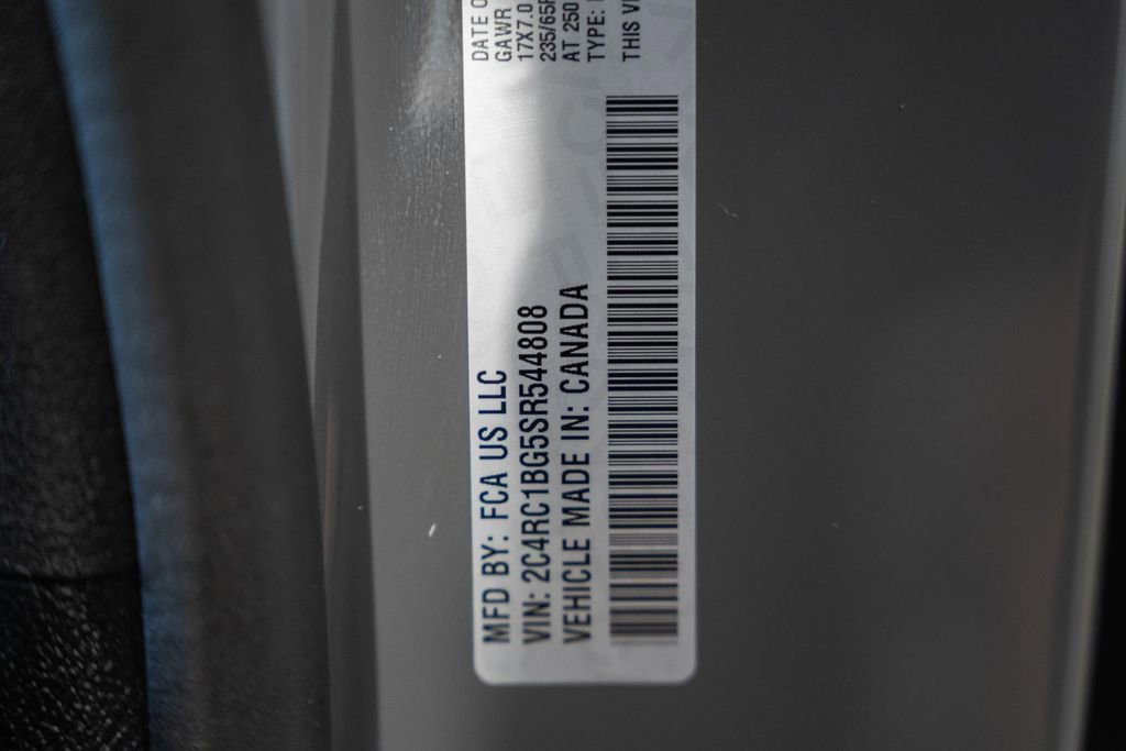 Used 2025 Chrysler Pacifica Select FWD image 42