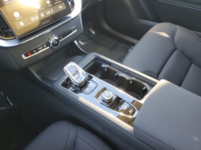 New 2027 Volvo XC90 B6 Plus AWD/4WD image 35