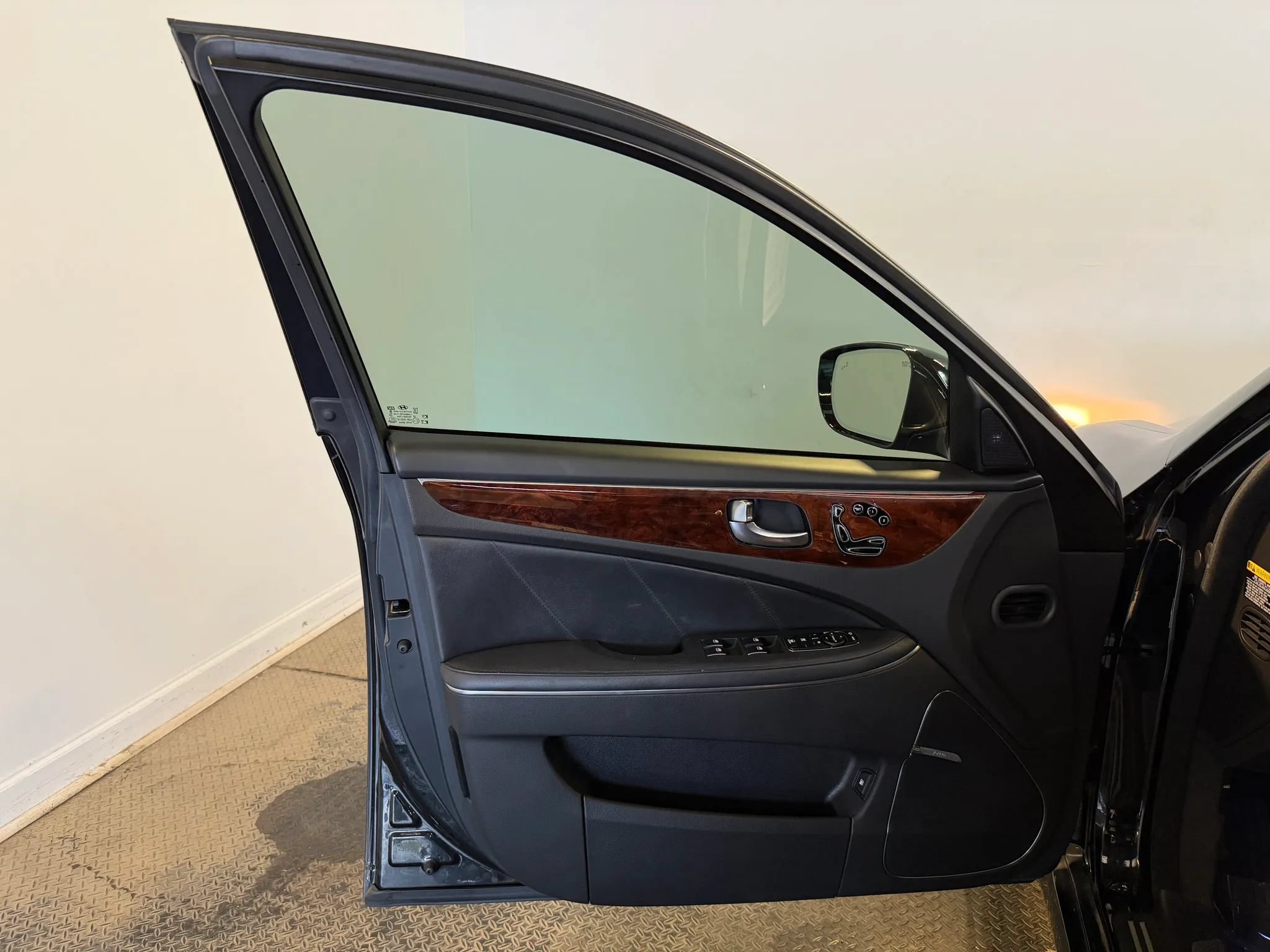 Used 2016 Hyundai Equus Ultimate RWD image 8
