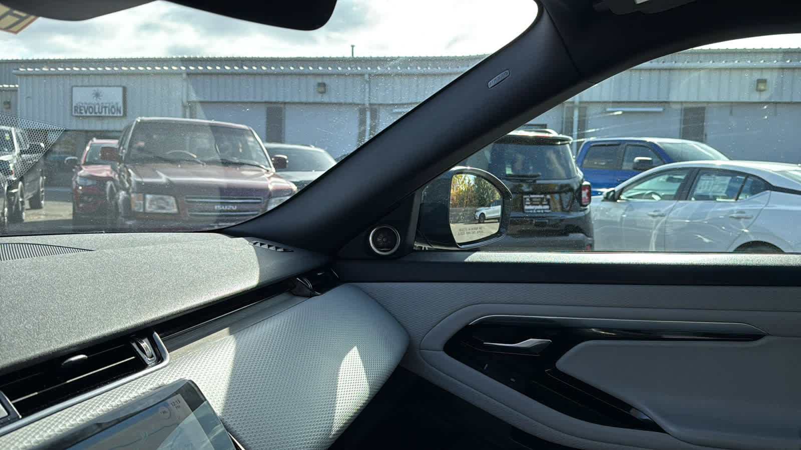 Used 2022 Land Rover Range Rover Evoque R-Dynamic S image 21