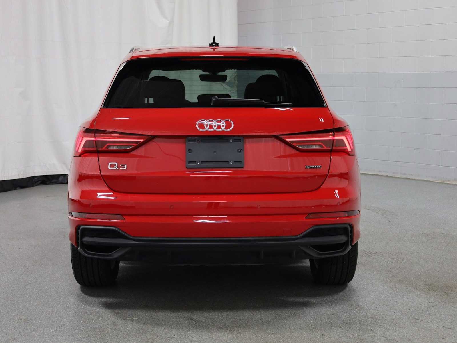 Certified 2025 Audi Q3 2.0T Premium w/ Convenience Package AWD/4WD image 7