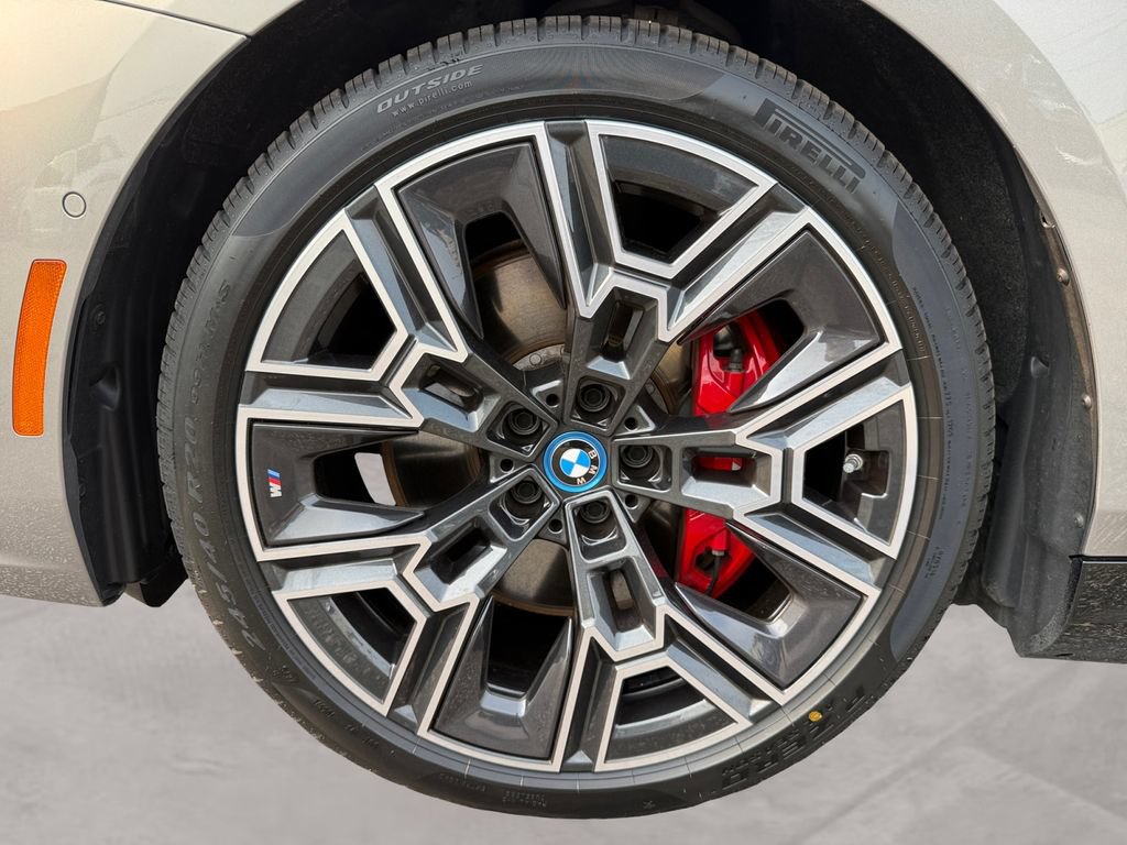 Certified 2025 BMW 550e xDrive w/ Executive Package AWD/4WD image 14
