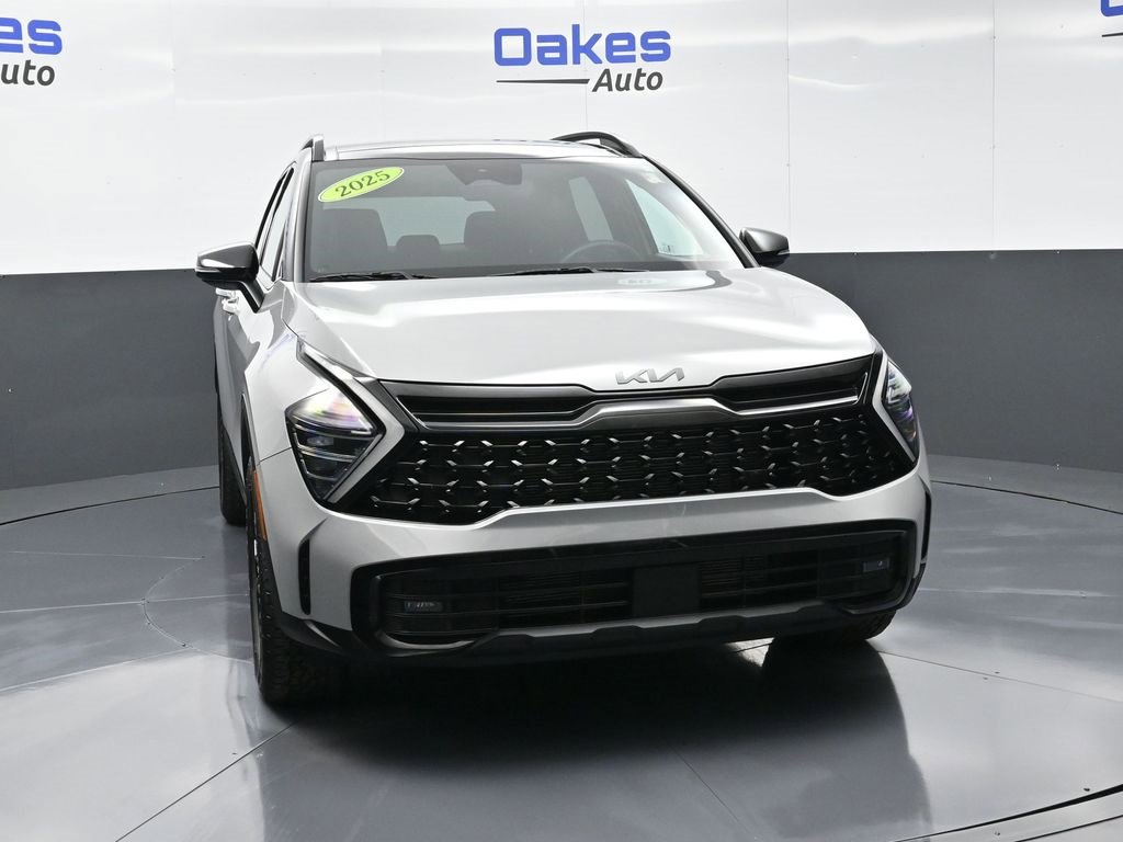 Certified 2025 Kia Sportage X-Pro image 3