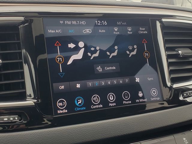 Used 2018 Chrysler Pacifica Touring-L Plus w/ Tire & Wheel Group FWD image 20