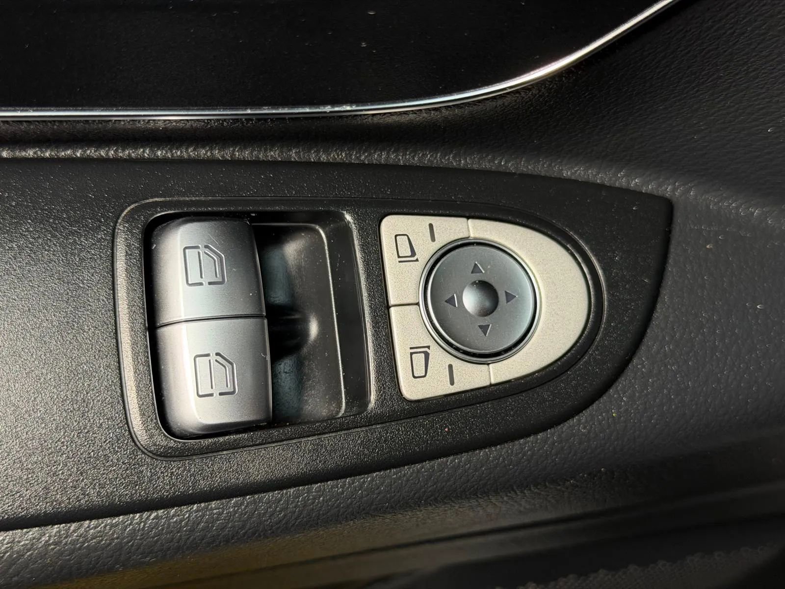 Used 2016 Mercedes-Benz Metris Passenger w/ Driver Efficiency Package image 22