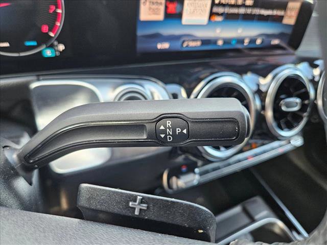 Used 2026 Mercedes-Benz GLB 250 image 12