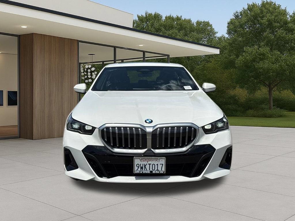 Used 2026 BMW 530i w/ M Sport Package RWD image 4