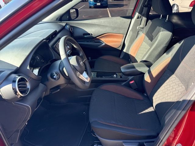 Used 2023 Nissan Kicks SR image 12
