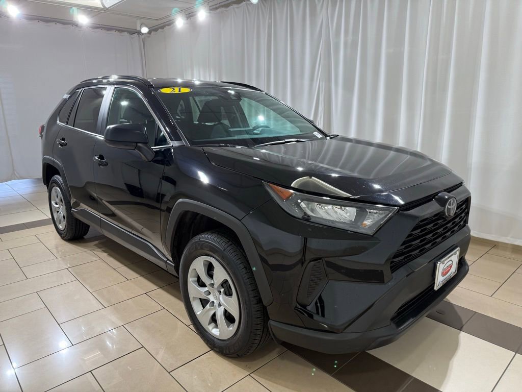 Used 2021 Toyota RAV4 LE image 7
