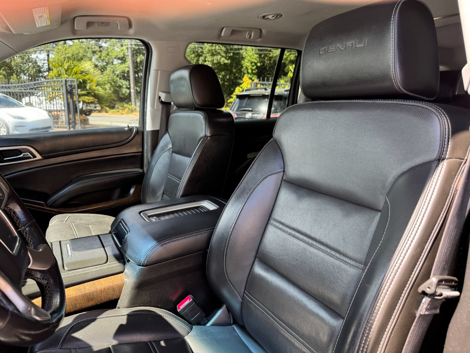 Used 2018 GMC Yukon XL Denali AWD/4WD image 11