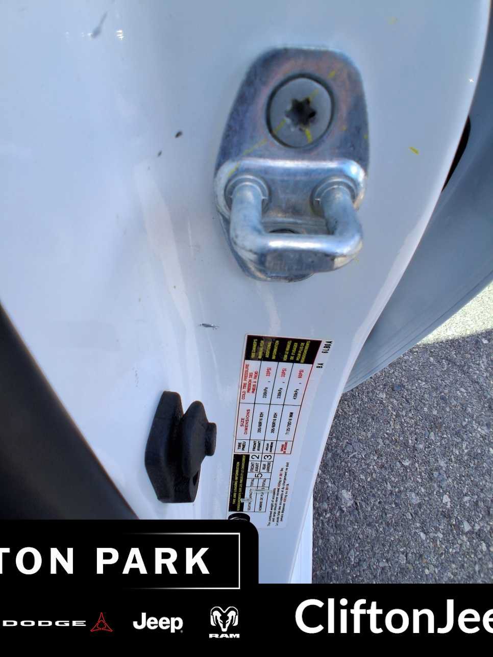 Used 2024 Nissan Sentra SV FWD image 25
