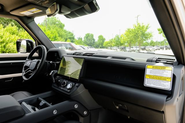 New 2026 Land Rover Defender 110 X-Dynamic SE AWD/4WD image 19